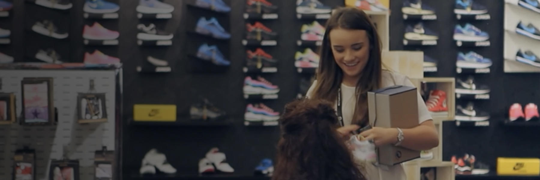 A Smoother Shopping Experience With A Mobile Point Of Sale With Jd Sports Thoughtworks Thoughtworks